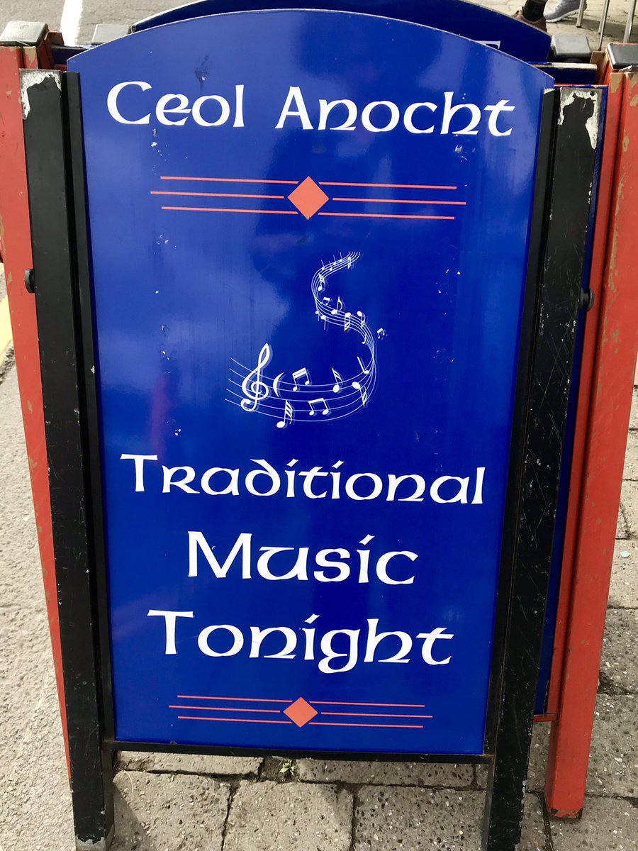 BrownesIrish's tweet photo. Trad music session at Brownes tonight.
#fiddle #music #irishmusic #irishmusician #irishtraditionalmusic #kc #kctonight #fridaynight #kcrhisweekend #brownes #brownesirish #itstheexperience https://t.co/NmVL6Gi649