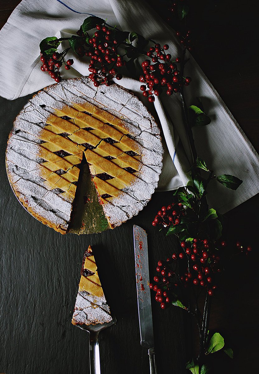 PattesonPickles's tweet photo. If you’re looking for someone new to follow
this #FF then @deliciousmag is the number
one choice! With amazing recipes and #foodie
news, it’s a clear winner. https://t.co/dLQS4aBEvs