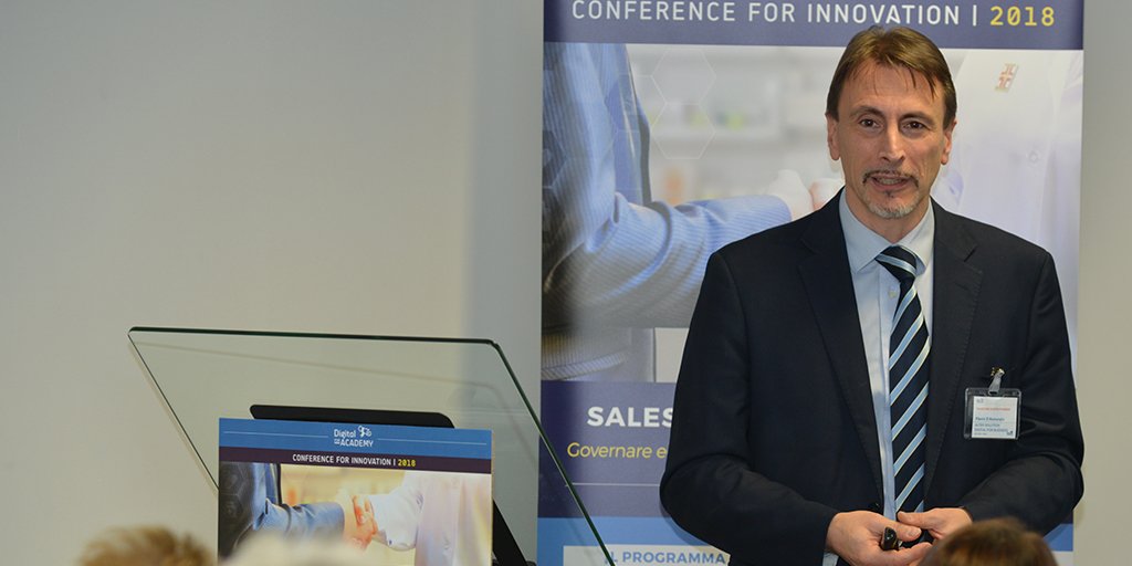 digital4academy's tweet photo. #CRM nell’#Healthcare: come accrescere l’efficacia delle azioni di vendita e delle attività di informazione medica? Lo spiega Flavio D’Annunzio, Founder &amp; CEO di @AlterSolution #PHARMASFED4A18 https://t.co/JGisl1or4G