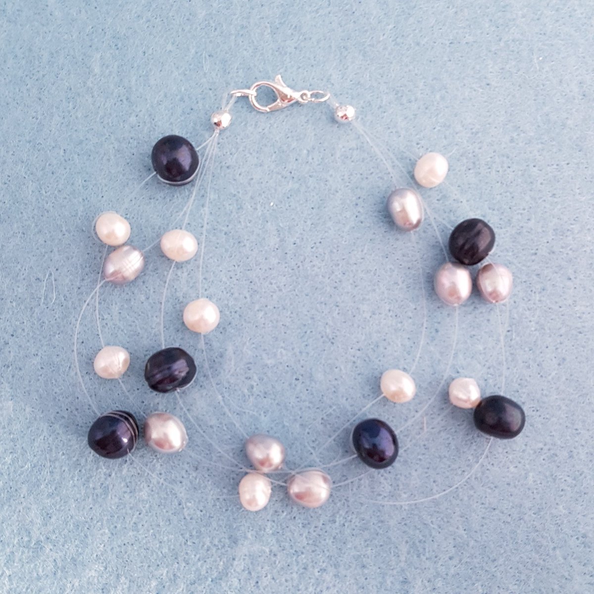 GloverandGreen's tweet photo. Floating jewellery, floating pearls, Floating jewelry, boho pearl jewellery, special birthday gift, birthday gift for sister, New mum gift https://t.co/l3VvUPJRUb #GloverandGreenwood #Etsy #FloatingPearls https://t.co/UGraquNcPv