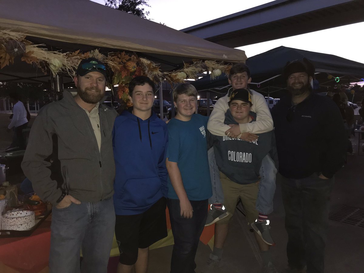 MagnoliaWestFFA's tweet photo. Thank you again to everyone who came out and supported the Chili Cookoff! We had a phenomenal crowd, about 150 students, parents, and friends in attendance. #MagWestFFA #CHILICOOKOFF2018 @westmustangs https://t.co/mlfHknK2PX