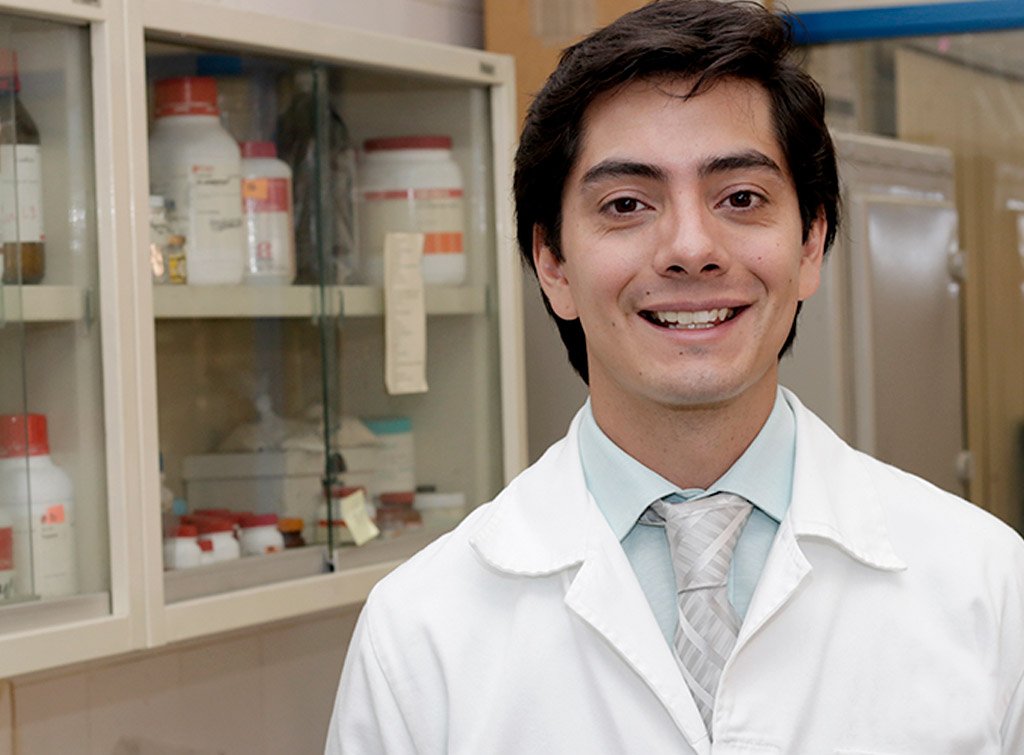 webcamsdemexico's tweet photo. RT @incmnszmx:
 
El mexicano Javier Larragoiti diseñó azúcar para diabéticos a partir de transformar el olote de maíz en un producto que mantiene los niveles normales de glucosa, metaboliza mejor los carbohidratos y evita daños de arterias y caries dentales. 🇲🇽👏🏻🌽 https://t.co/SeoB9N325Z