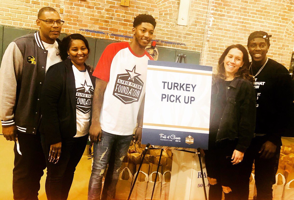 GLBMEDIAGROUP's tweet photo. 👏🏾 @elfrid and @Jrue_Holiday11 teamed up to provide 100 deserving families @kingsleyhouse with #thanksgiving meals. #EPFoundation #FullofGraceFoundation 🐔. “I was hungry and you gave me food, I was thirsty and you gave me drink, I was a stranger and you welcomed me.” Mat. 25:35 https://t.co/JPnTI6qcTQ