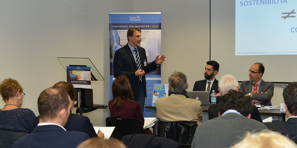 digital4academy's tweet photo. L'#efficacia commerciale è data da un connubio di #strategia e #innovazione . Per esempio, oggi lo #smartphone rappresenta lo strumento chiave per la rete #vendita e per gli #informatori medico scientifici. 
#PHARMASFED4A18 https://t.co/0QA7CEsWNc