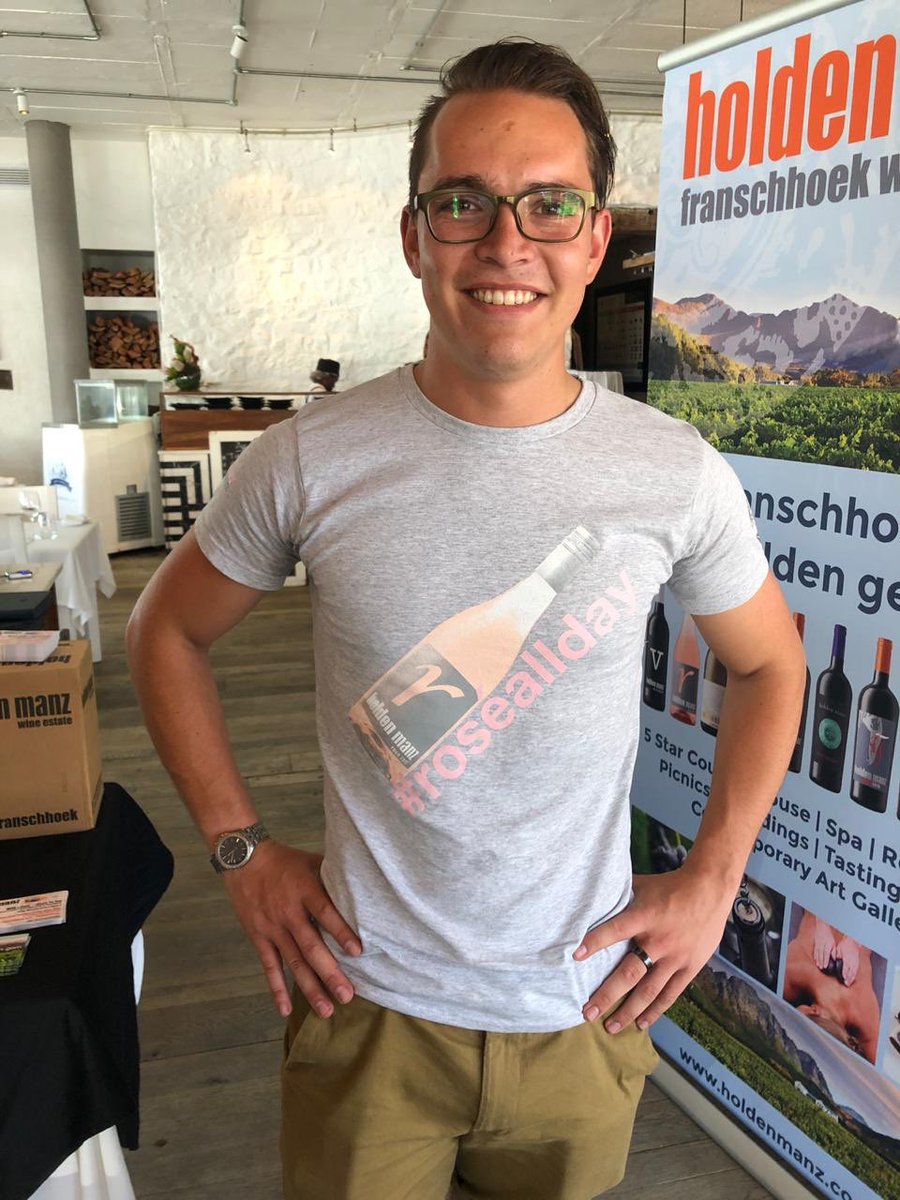 Presenting the new Holden Manz #roseallday t shirt available from tasting room and sharing the love with the good customers of Harbour House in the V&AWaterfront!!