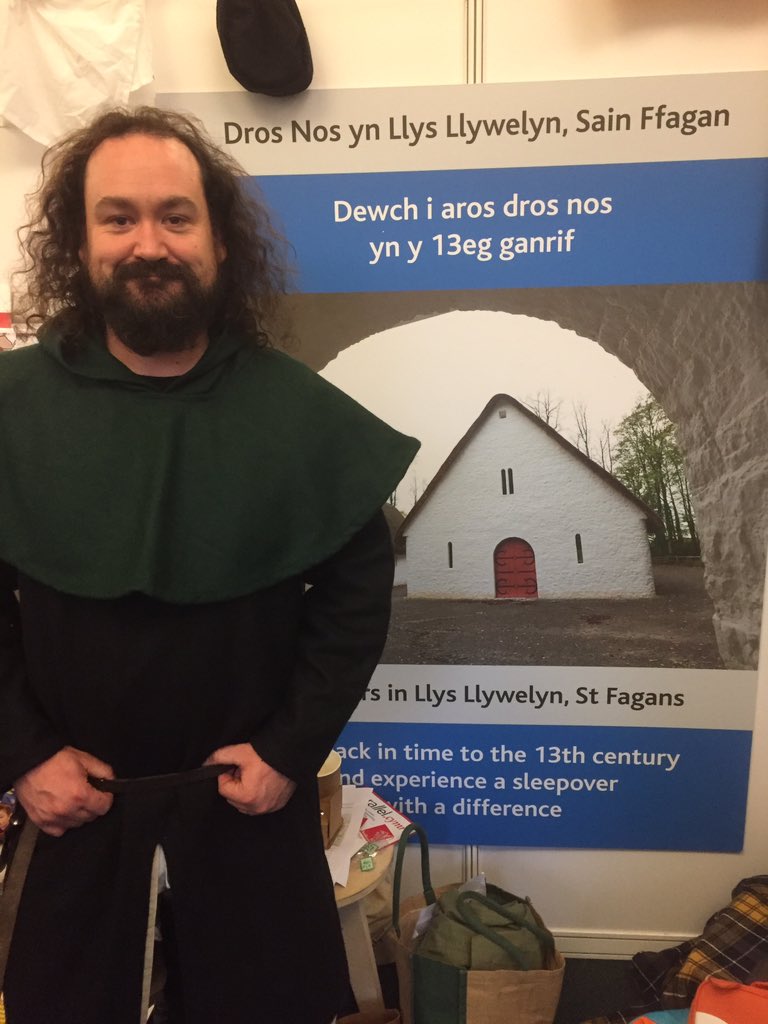 promoting sleepovers <a href="/stfagans_learn/">Addysg SF Learning</a> at the <a href="/nationaledshow/">The National Education Show</a>