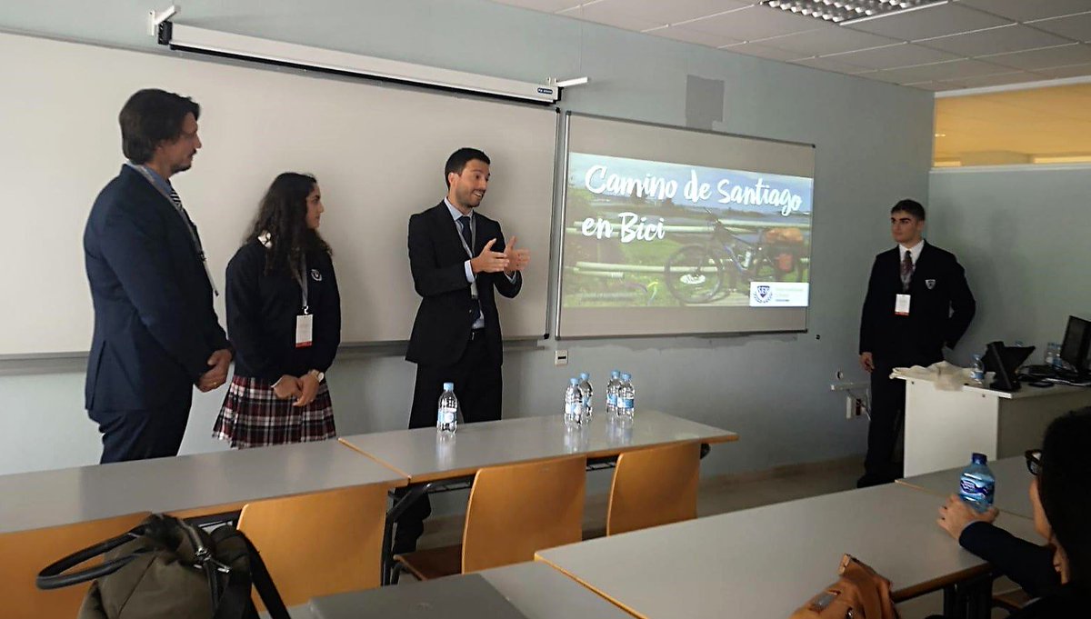 SekCatalunya's tweet photo. Nuestro reto de hacer el #CaminodeSantiago en bici como una experiencia educativa más allá de las aulas se lleva este año uno de los premios del #SimposiumSEK18 👏👏 Dos de los alumnos participantes han acompañado a los profesores líderes de la iniciativa @MtbSek @institucionsek https://t.co/klbOPyt67N