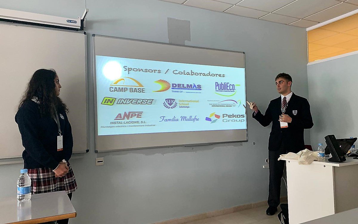 SekCatalunya's tweet photo. Nuestro reto de hacer el #CaminodeSantiago en bici como una experiencia educativa más allá de las aulas se lleva este año uno de los premios del #SimposiumSEK18 👏👏 Dos de los alumnos participantes han acompañado a los profesores líderes de la iniciativa @MtbSek @institucionsek https://t.co/klbOPyt67N