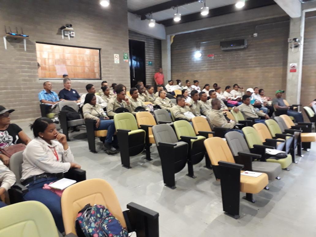 JHONjMESA23's tweet photo. Capacitación seguridad basica en labores mineras @ANMColombia  @SenaCfma #mineríaqueconstruyepais @SBDIR_SENACFMA https://t.co/RczI1ZRTQb