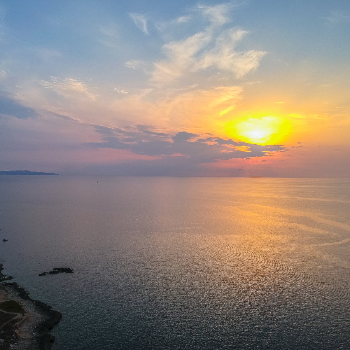 Where will be your dream honeymoon? 

Need ideas for mine 😁

#TravelBetterApp #Travel #FridayFeeling