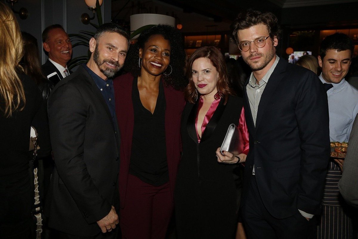 francoisarnau13's tweet photo. François Arnaud &amp; Eric Charmelo &amp; Nicole Snyder - NBC Vanity Fair Party 
#francoisarnaud #ericcharmelo #nicolesnyder #nbc #vanityfair #party #francoisarnaudtribute https://t.co/4W9c6WUKvO