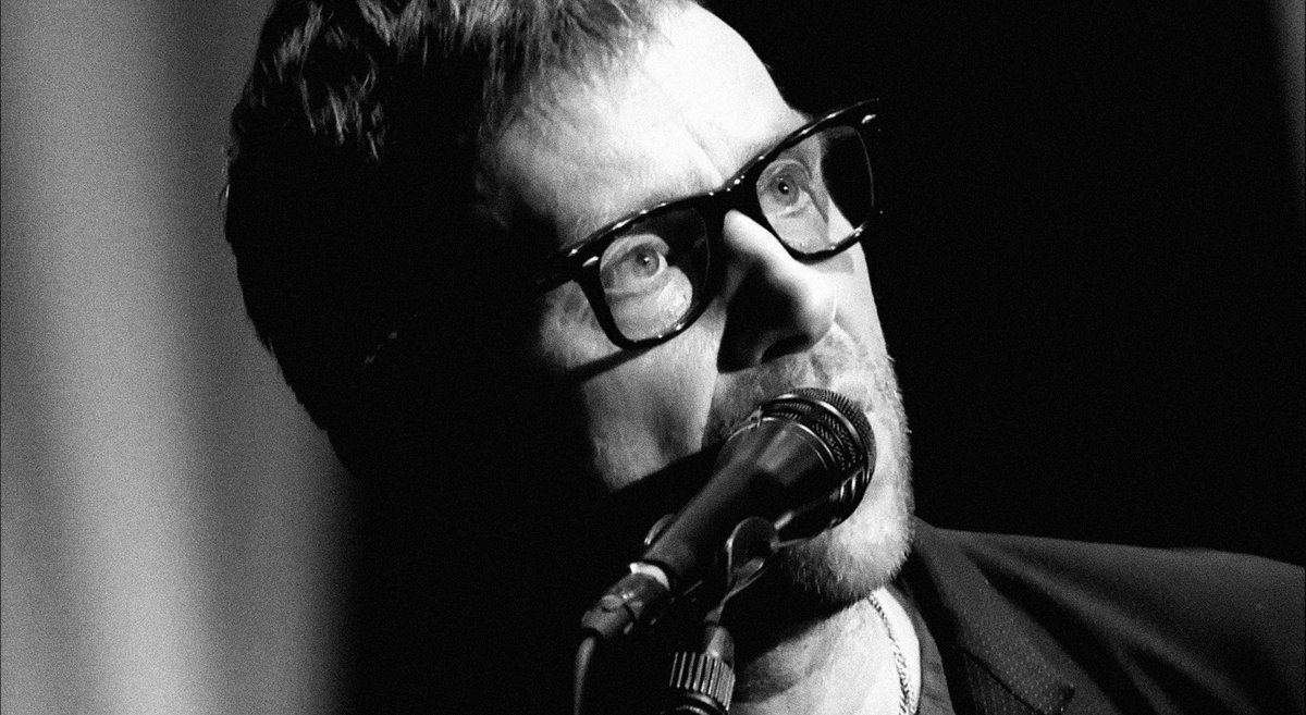 blurofficial's tweet photo. "as with Parklife, when Albarn writes about England something magical happens, even when there's very little magic to be found." - @BritishGQ 

New album Merrie Land from Damon's @goodbadqueen is out now: https://t.co/2nwXqFN6xP

#MerrieLand https://t.co/Vt5i7qqby2