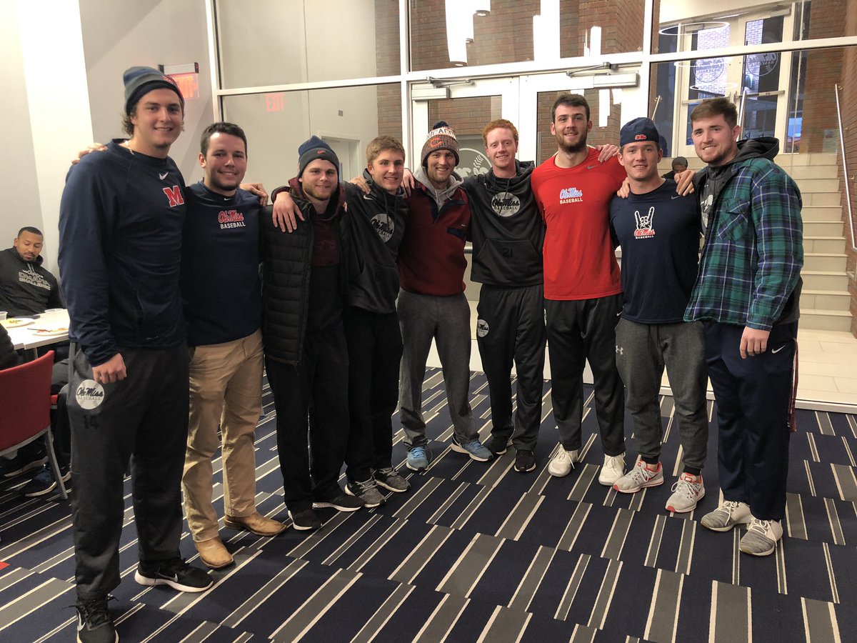 OleMissBSB's tweet photo. The 2018 #OmahaChallenge champions! Congrats to #TeamKessinger! 🏆🔴

#HottyToddy #RebsBSB https://t.co/YeXDCpR3WA
