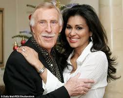 TheWillPractice's tweet photo. Sir Bruce left his £11.7 million estate to his wife, hence avoiding any inheritance tax. His six children will hope she can pass some of this fortune to them without any IHT impact. https://t.co/wjLK4cF68b