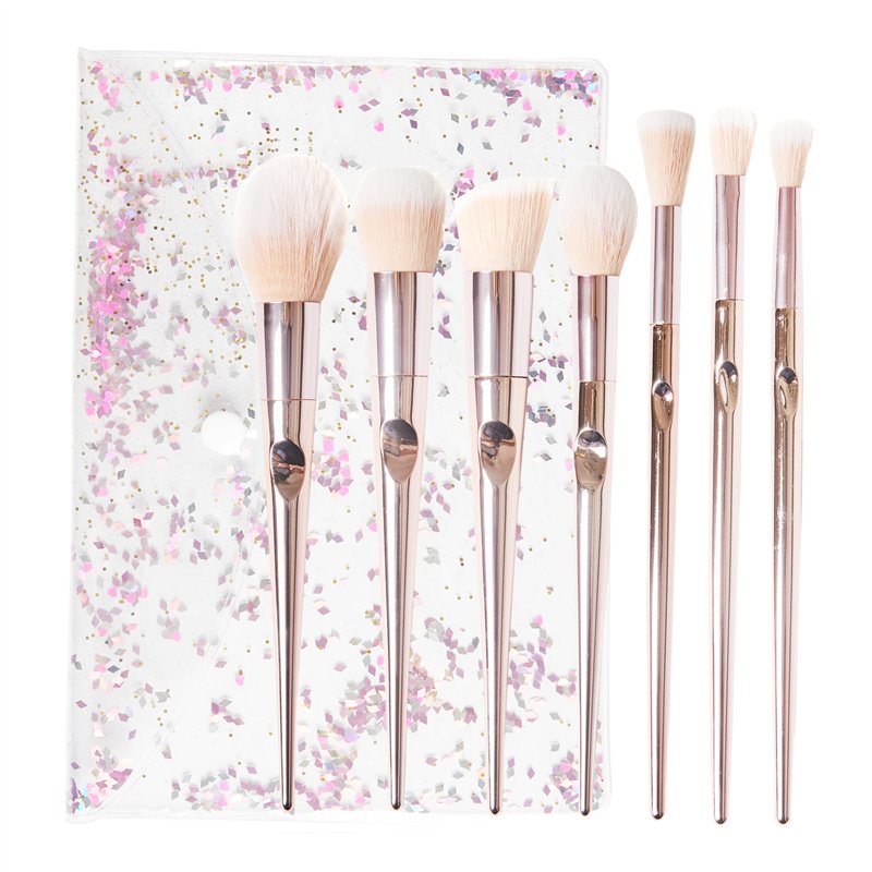 jacksonjunlian's tweet photo. 7 makeup brush sets
#makeup #makeupbrush #brushset #beauty #girlmakeup https://t.co/YW0gFl0xim