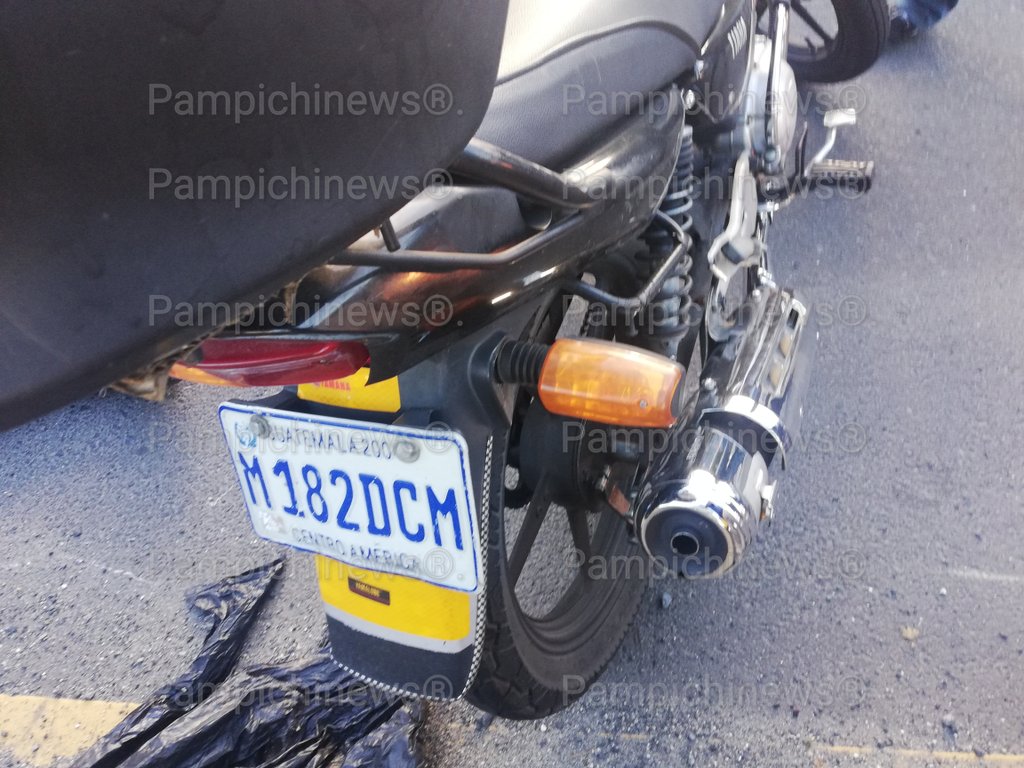 PampichiNews's tweet photo. Accidente de #TransitoGT
Motorista derrapo al inicio  de la cuesta de Villalobos

Si ud conoce a los familiares por favor aviseles https://t.co/8H1GMWtI14