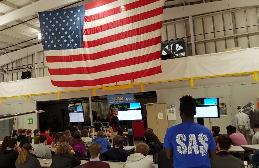 SASeducator's tweet photo. Next up at #DataOnTheFly: @WeatherWes talking #meteorology with #ApexAOIT students. @ApexHighSchool #FAA @WCPSS #STEM #CTE #Careers @SASsoftware @WNCN @RDUAirport https://t.co/6L47o4qtin