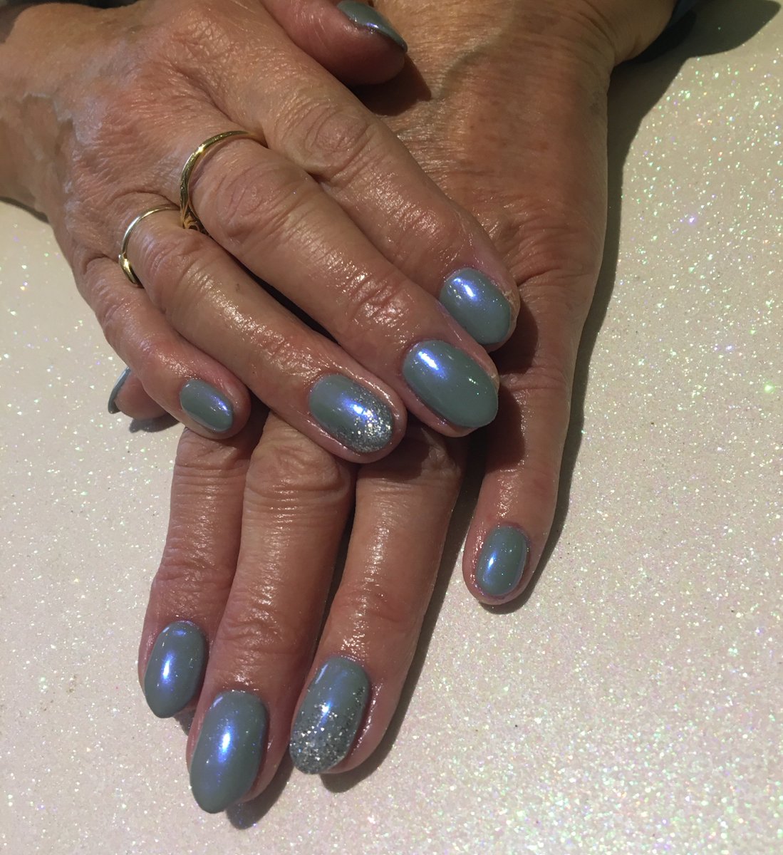 Beautiful_Nails's tweet photo. **Fresh nails 💅🏼 #nails #polydip #calgel #nailart #chrome Book online now https://t.co/3tL8HYUsZz or call 01270 257847 https://t.co/IiIWIa6p2A