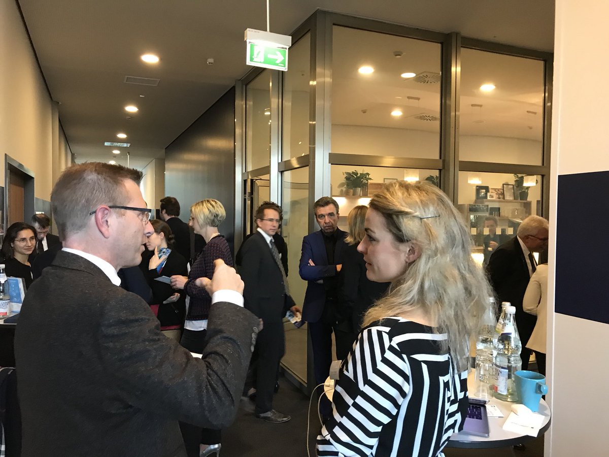 Bitkom_Startup's tweet photo. Speednetworking beim Health Network beim @Hartmannbund : Startups treffen auf Ärzte @docyet @Patientus @medicusai @ApoQlar @fuseai @KRYcare @psycurio @connectedheal @BodylabsHealth @conhealth_eu #psycurio #climedo @Bitkom_Health https://t.co/gATsh9tiCT