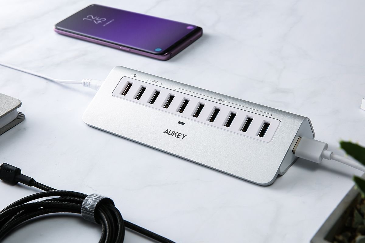 AUKEYofficial's tweet photo. Introducing our sleek aluminum CB-H6S, with 10 ports you’ll be able to quick charge, connect and transfer data to all your USB devices https://t.co/n7Qt2if4R2 #NewTechFriday https://t.co/5pxpRlcwTP