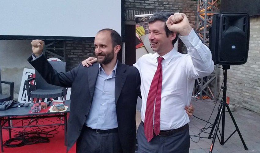 allenatorebis's tweet photo. @tiecolino No assolutamente anzi loro col #PugnoChiuso #bracciodestro sono dei veri comunisti π https://t.co/wNhGsU1oyI
