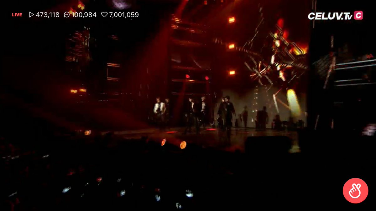 Nihaldmrdl's tweet image. #BeQuite ile ikinci sahneye geçtiler ordada sağlam darbeler yedi bu kalp 😩😍❤️ @OfficialMonstaX