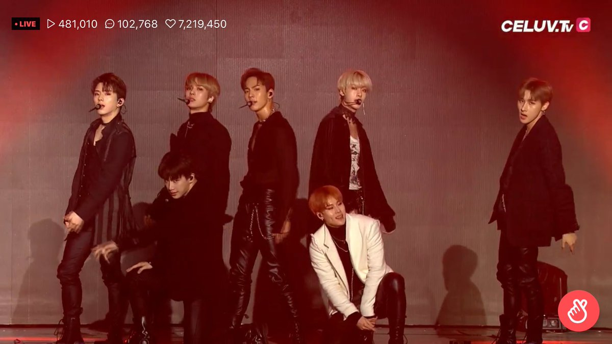 Nihaldmrdl's tweet image. #BeQuite ile ikinci sahneye geçtiler ordada sağlam darbeler yedi bu kalp 😩😍❤️ @OfficialMonstaX