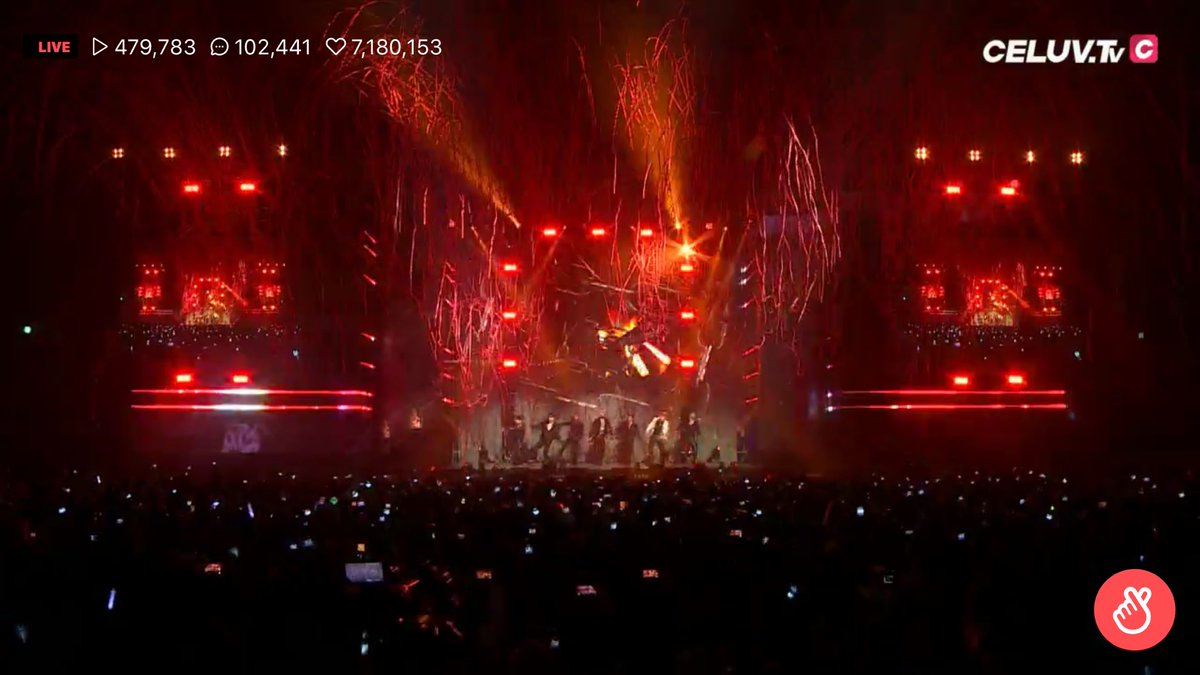 Nihaldmrdl's tweet image. #BeQuite ile ikinci sahneye geçtiler ordada sağlam darbeler yedi bu kalp 😩😍❤️ @OfficialMonstaX