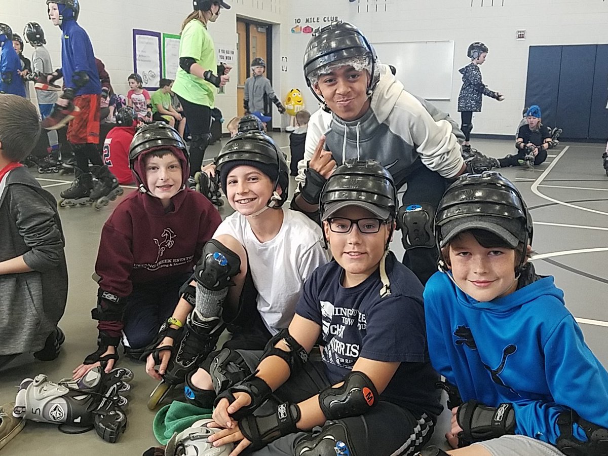 jamielrives's tweet photo. Skating 101 is a blast! @awalsh2186 @WellsLacey @RobinBrownell @hawkmavs @dentonisd https://t.co/UVHEvhWLGm