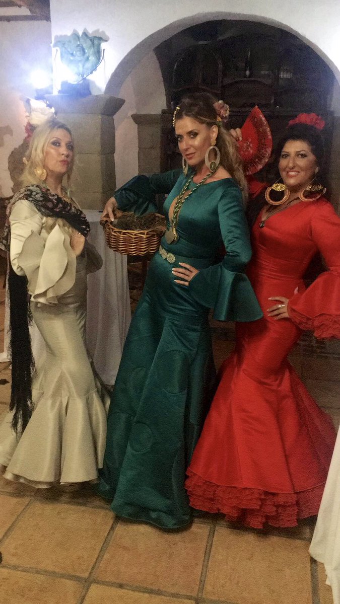 Soles_oficial's tweet photo. Con esta imagen os deseamos feliz día del flamenco #infinitas #lassoles #flamecoinfinito https://t.co/9grpkRR4R4