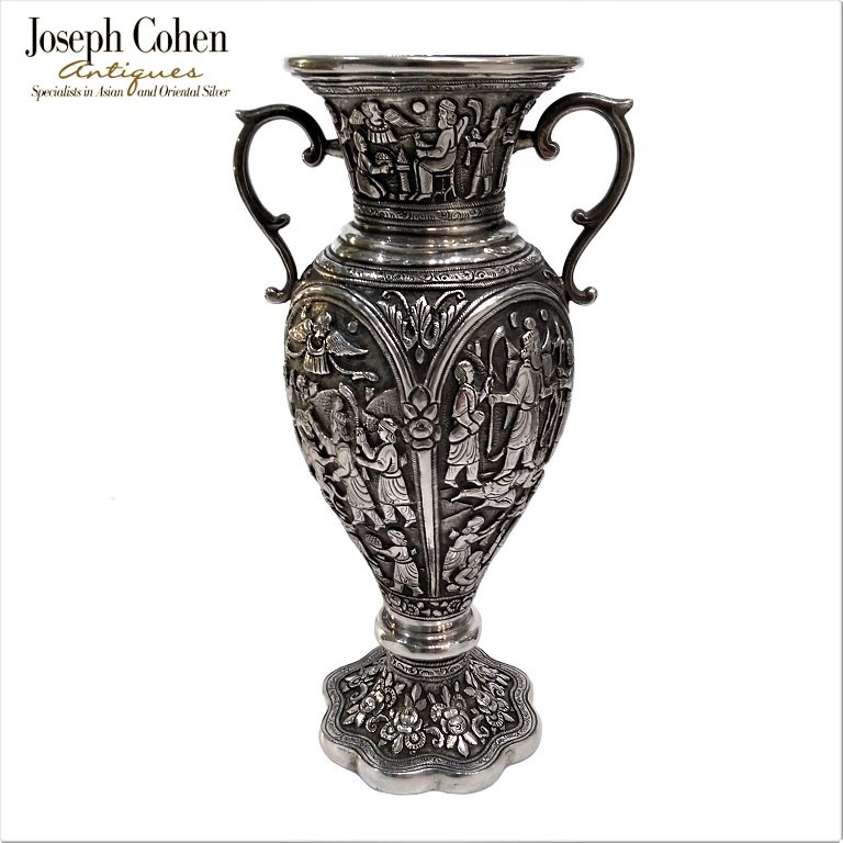 jcohenantiques's tweet photo. ANTIQUE SILVER MIDDLE EASTERN VASE SHIRAZ FIGURAL SCENES, LATE 19TH/EARLY 20TH C
#antiques #antique #silver #london #silverforsale #raresilver #silverdealer #vase #19thcentury #middleeastern #shiraz #shirazsilver #persian #persiansilver #لندن🇬🇧 #نقره #گلدان #شیراز @GraysAntiques https://t.co/KzIXyXkS4g