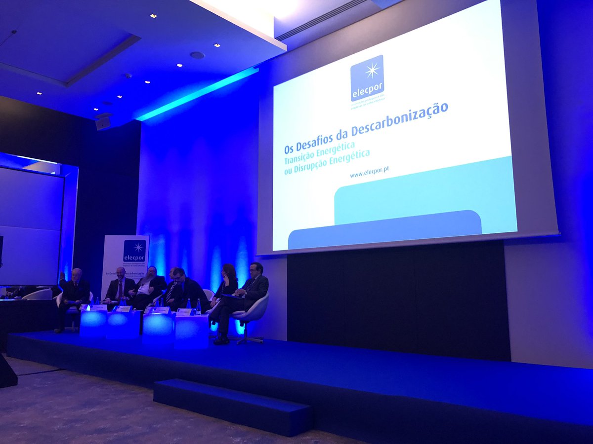 energyTorres's tweet photo. mais uma oportuna conferência anual #Elecpor para olhar futuro da #energia #ambiente #tecnologia #consumidor #mercado
& “a construção das redes do futuro não se pode centrar em questões de geografia” https://t.co/jUid9SxKs8