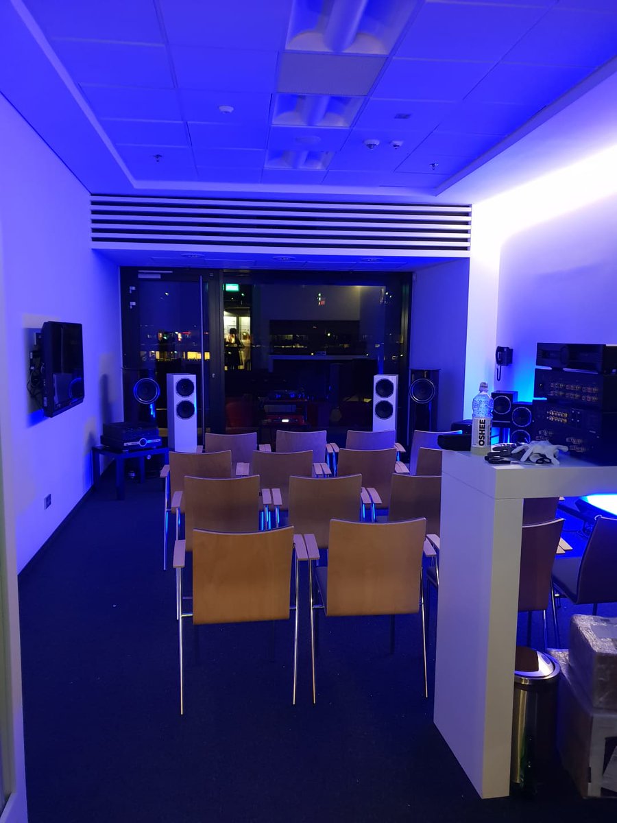 FyneAudio's tweet photo. Good afternoon Warsaw! We are here in the National Stadium at the AudioVideo Show 2018 with our friends from EiC, banging out the tunes all weekend on our F502’s and our flagship F1-10. See you there 🤘#fyneaudio #f502 #f1_10 https://t.co/yL0WkCRnNO