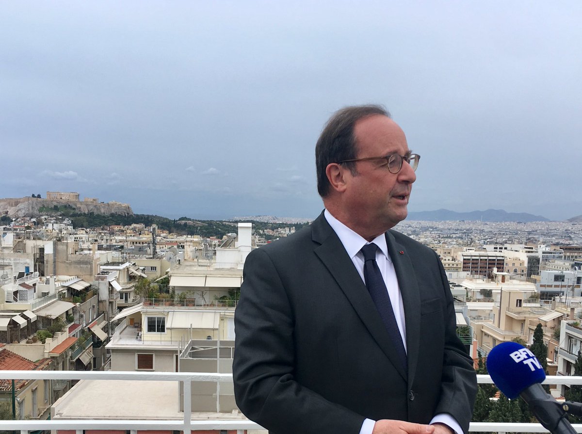 fhollande tweet picture
