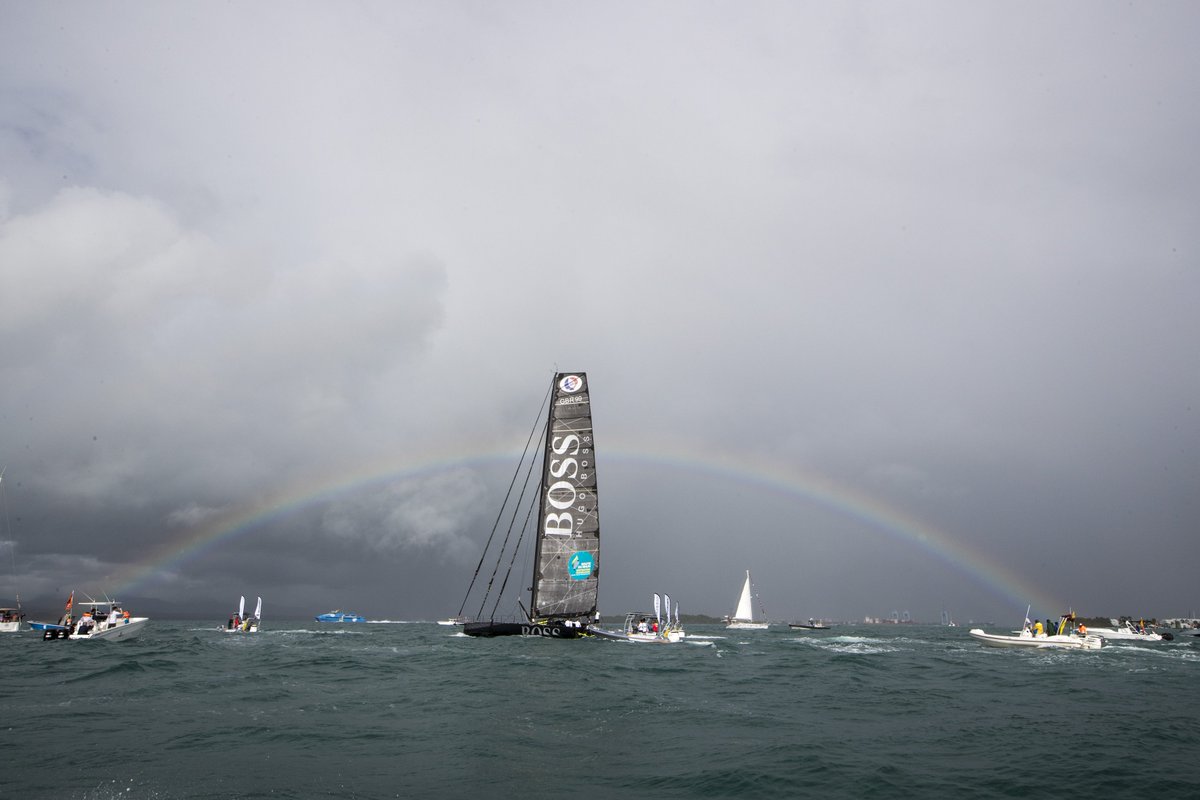 RouteDuRhum's tweet photo. Les images d'@ATRacing99 arrivé ici en @CRGuadeloupe avec une grande classe, après décision du jury de lui attribuer 24 heures de pénalité, à l'issue de l'incident d'hier soir 👏🏼⛵️🇬🇧
#RDR2018 https://t.co/PBQD5BompI