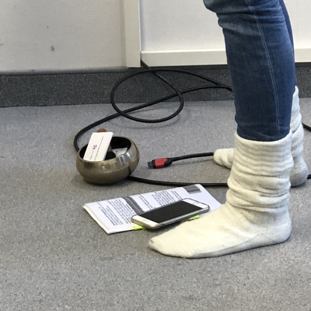 TanteTrippel's tweet photo. Sehr coole Session :: Meditation 4.0 #bchh18 https://t.co/3tn8Lup30h