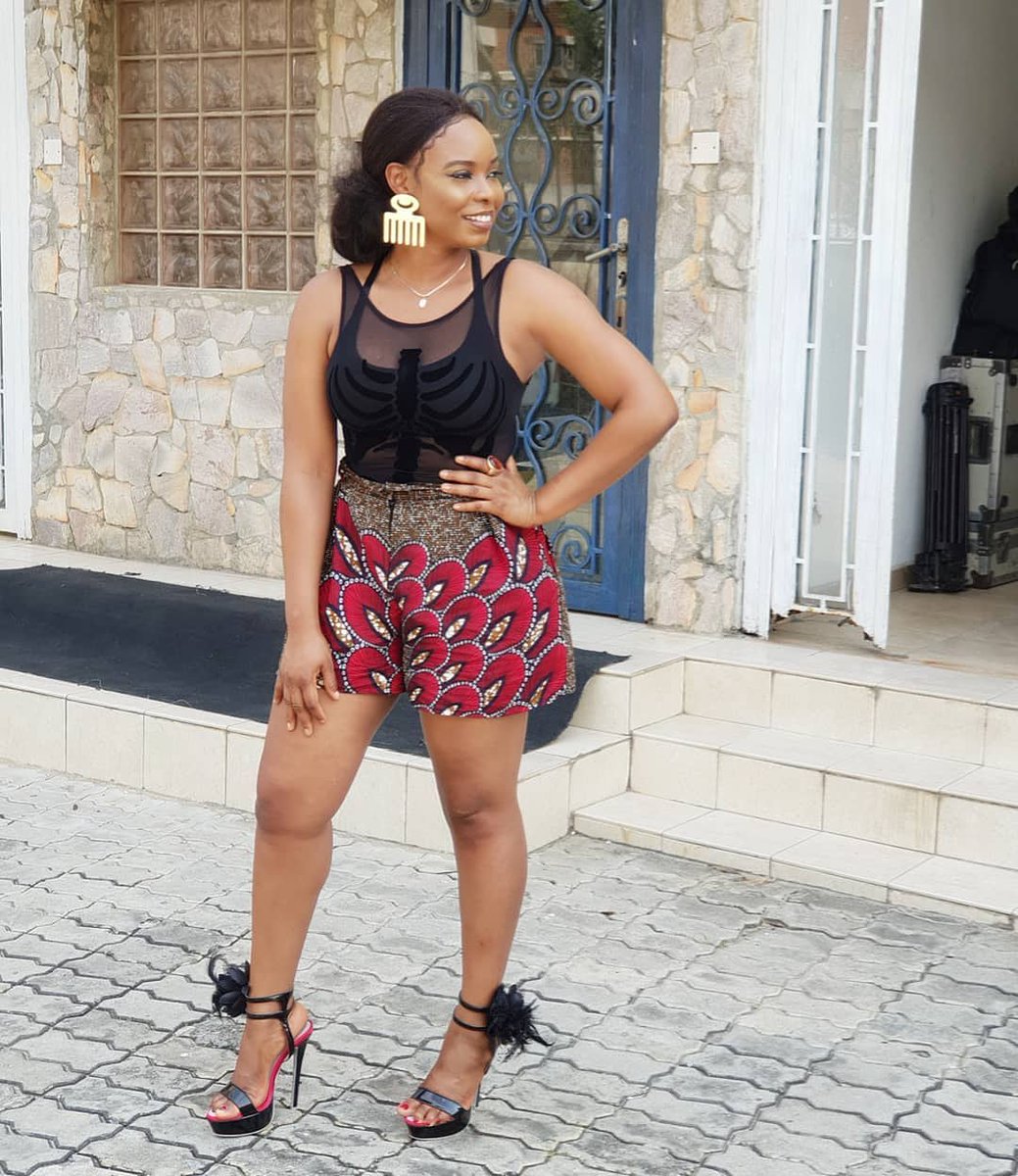 africafashcode's tweet image. L'inspiration du jour nous vient de @yemialadee 🔥
Yes 👌 or No 🙄
.
.
.
#looksdecelebrites #yemialade #AfricafashionCode