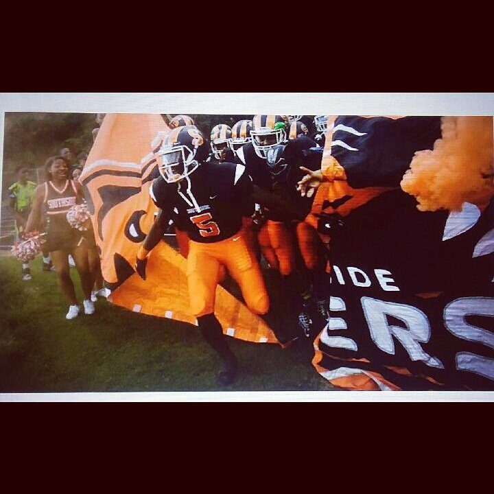 NewAgeCoachK's tweet photo. GameDay!!!!!! Round 2 #Playoffs #BeatPendleton https://t.co/VzbF91TbON