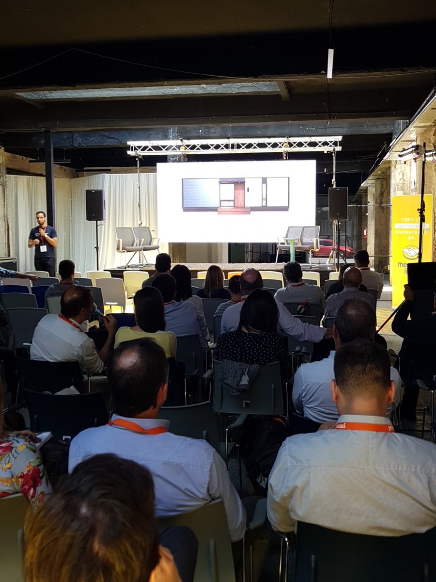 RafaelValek's tweet image. Ahora se presentan casos de #innovación en el rubro inmobiliario @SinergiaDesign @SinergiaCowork #ProptechWorkday