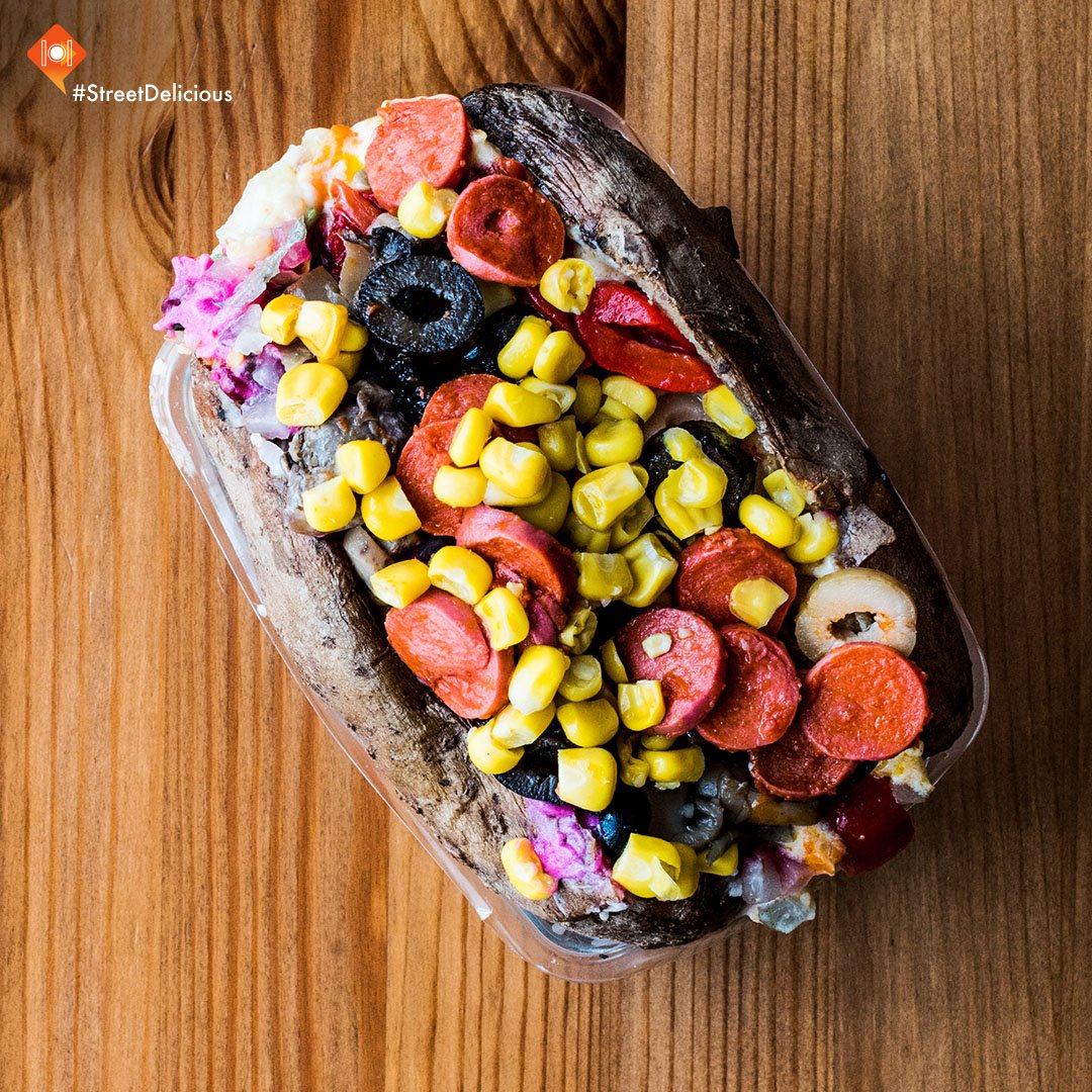 GoTurkiye's tweet photo. Stuffed potatoes called "kumpir" are so filling it takes two people to finish just one potato!
#Kumpir #StreetDelicious https://t.co/qDzA5No0QA