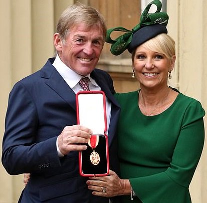 Arise Sir Kenny! Has there been a more deserving man to receive this honour?Long overdue! Contributed so much to Liverpool on, and more importantly, off the pitch. Through the glorious highs and awful lows, we'll always have our King 🔴#LFC #YNWA #Dalgish #KennyDalglish #SirKenny