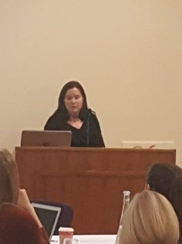 BasAphasia's tweet photo. @annacaute brings the final talk in #BAS2018 on her research into gesture. https://t.co/T9jQXDCdWr