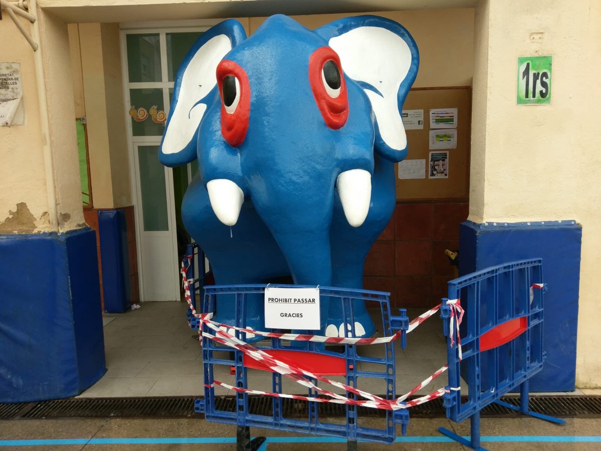 Tot preparat a @escola_montserrat_de_rubi !!! La setmana de la ciencia 🐘!!! #bojum #elefantderubi #budum #rubicity