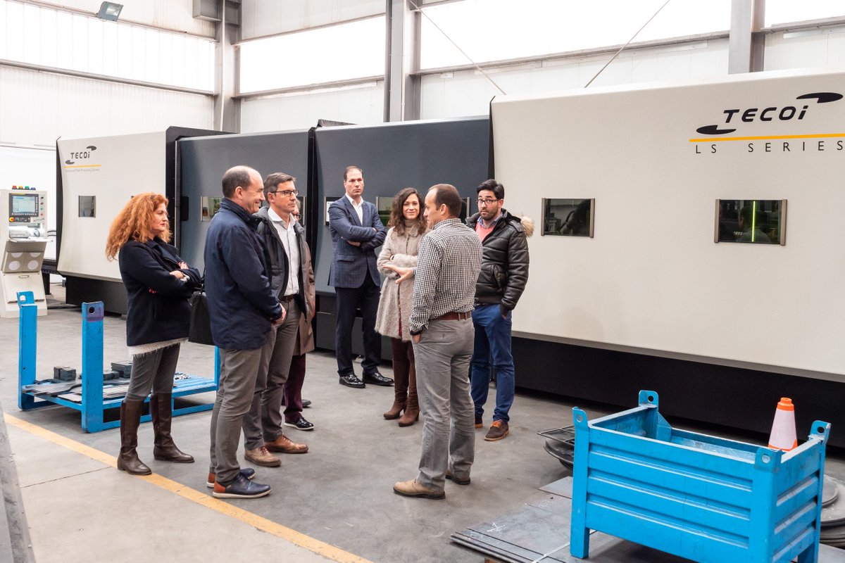 TecoiOfficial's tweet photo. Encantados de tener en nuestras instalaciones la Asamblea General de #CBECYL, el Cluster de Fabricantes de Bienes de Equipo y Automatismos Industriales de Castilla y León. Al finalizar la jornada han realizado una visita por nuestras instalaciones de #Tecoi en Sahelices de Sabero https://t.co/P5cSu1T5ND