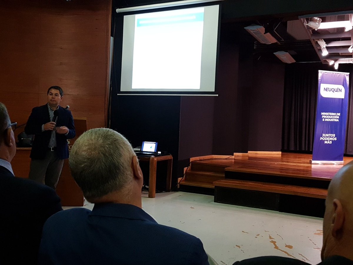 Adeneu's tweet photo. Estamos acompañando la firma del acuerdo entre @ProduccionNqn #Adineu y @UIAcomunicacion en "Neuquén". El objetivo es trabajar en conjunto para sumar mayor valor agregado al desarrollo no convencional de #vacamuerta con empresas neuquinas. @OmarGutierrezOk @marcoskoop https://t.co/OTOJPBisUp