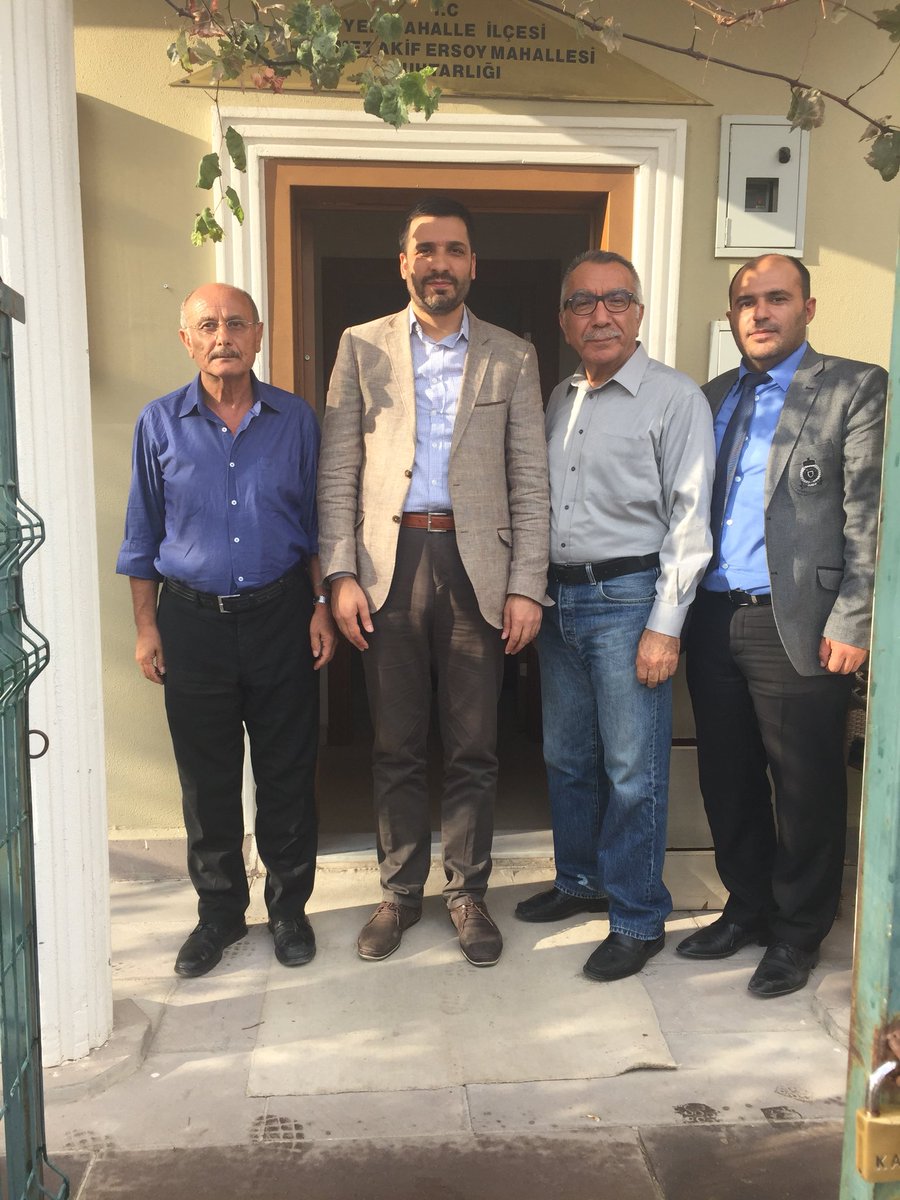 #AdımAdımYenimahalle çalışmamız kapsamında ilçemizin M.Akif Ersoy Mahalle muhtarı ve heyetiyle buluştuk. Mahallemizin sorunlarını dinledik. Bütün mahallerimize eşit, ayrım yapmadan hizmet eden bir yönetim anlayışını hayata geçireceğiz. #VakitYenimahalleVakti
