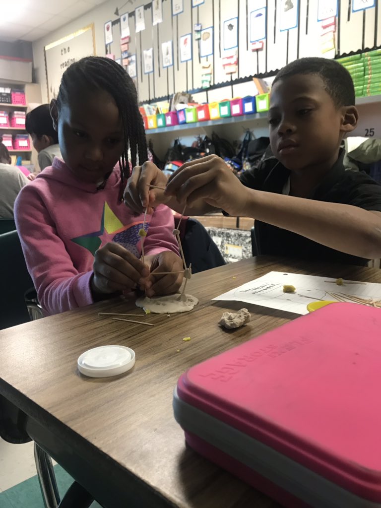 ms__cannon33's tweet photo. Becoming architects in advanced academics!!! 📐🏢✏️📚 #smithleopards https://t.co/kUOs8EphKp