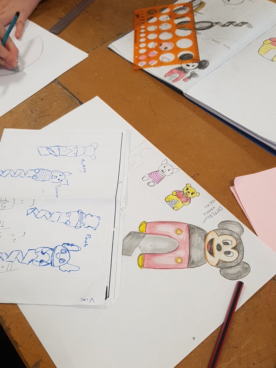 GRIFF_LM's tweet image. GCSE Product Design.  Victoria has been designing gardening equipment for children. Excellent work. #design #drawings