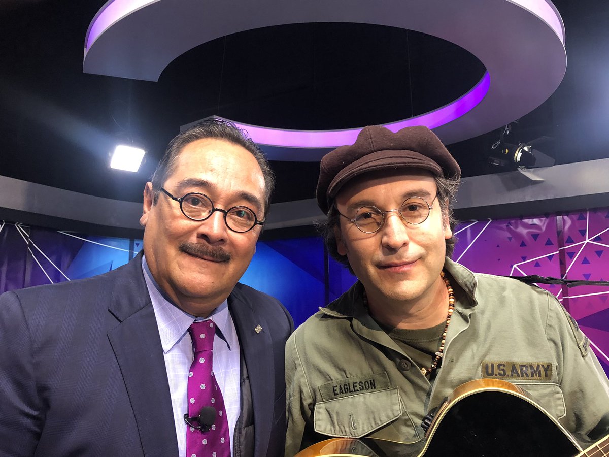 mmsoriano's tweet photo. Con #JohnLeo, del mero #SanDiego #California. Excepcional intérprete de #Lennon y @thebeatles 

Hoy concierto de Fundación @RCGoficial en el teatro de La Ciudad a las 7 pm. 

#Saltillo, lleva tu juguete o cobertor. Ayuda a la causa. https://t.co/9Xsdcl0Euu