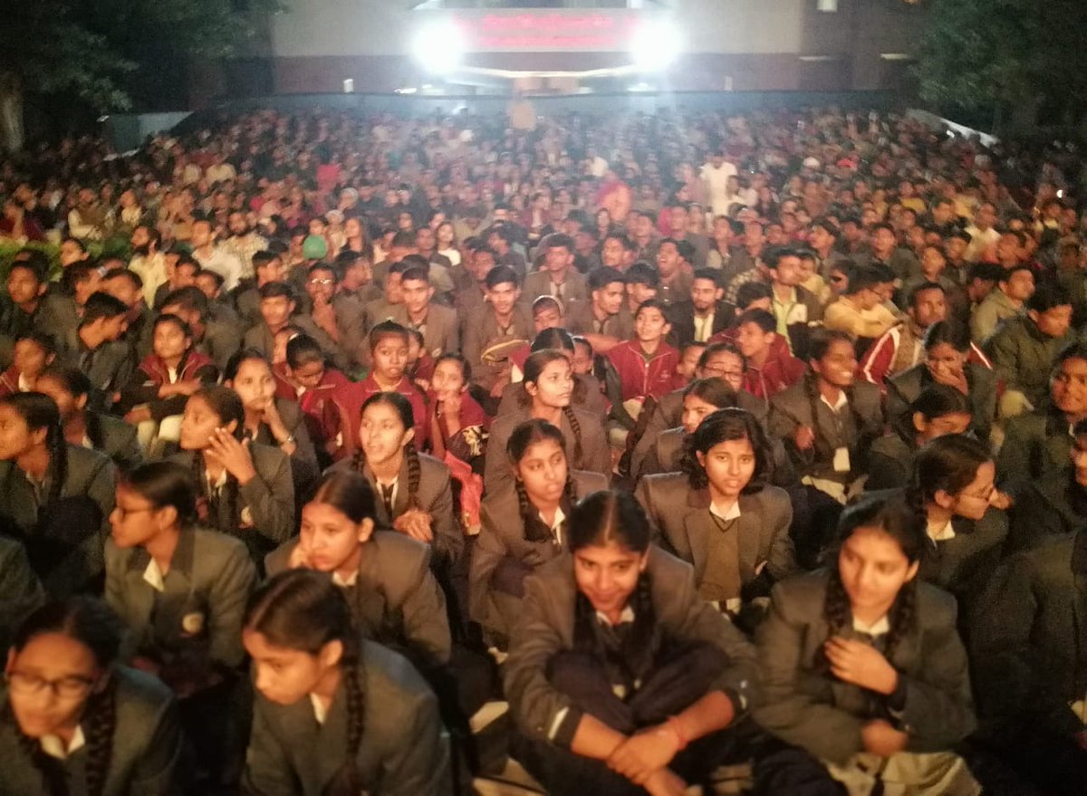 SadhguruJV's tweet photo. Bharat mastered the craft of #storytelling because the most profound &amp; immense experiences of life, which spawned in this land, were always transmitted orally. –Sg  @kathakarfest  @_MohitChauhan @prattyg  #Kathakar https://t.co/eJzhULZoOd